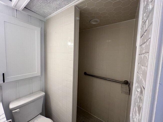 Building Photo - 2517 28th St