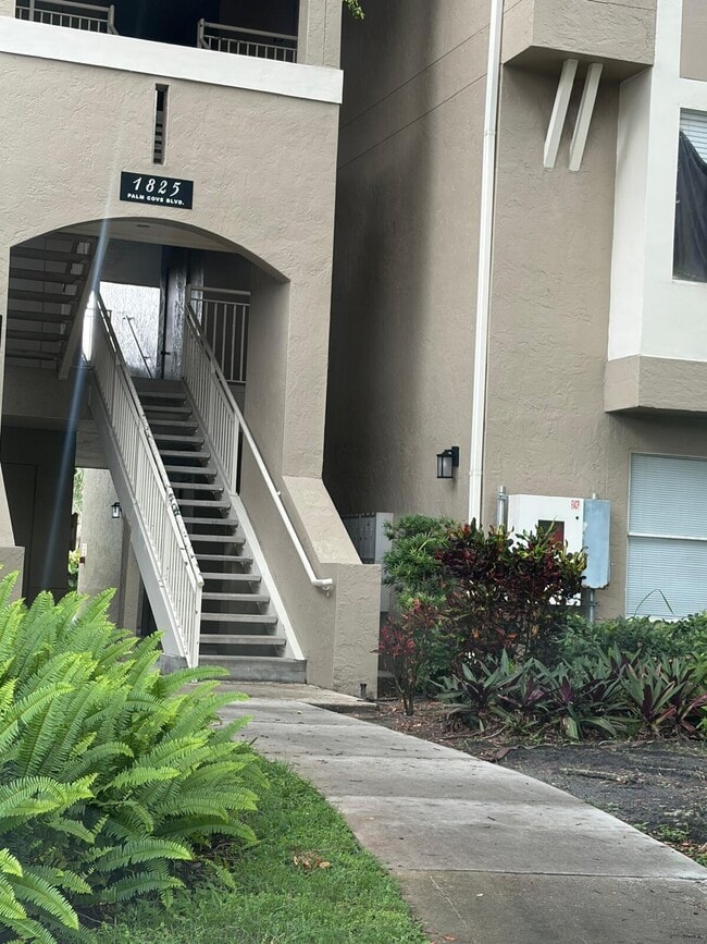 Building Photo - 1825 Palm Cove Blvd
