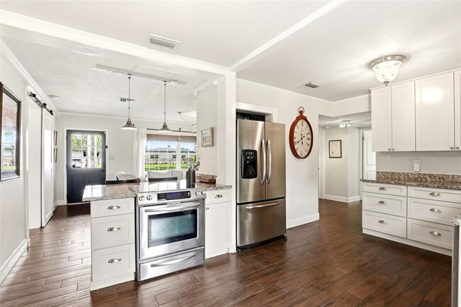 Building Photo - 2518 Weber St