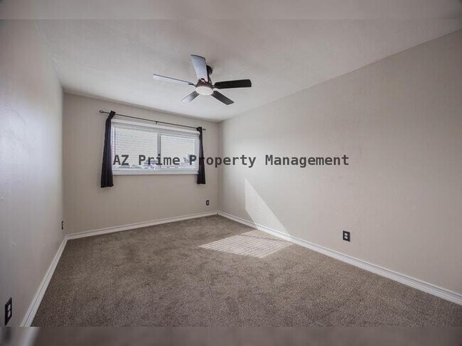 Building Photo - 225 N Standage