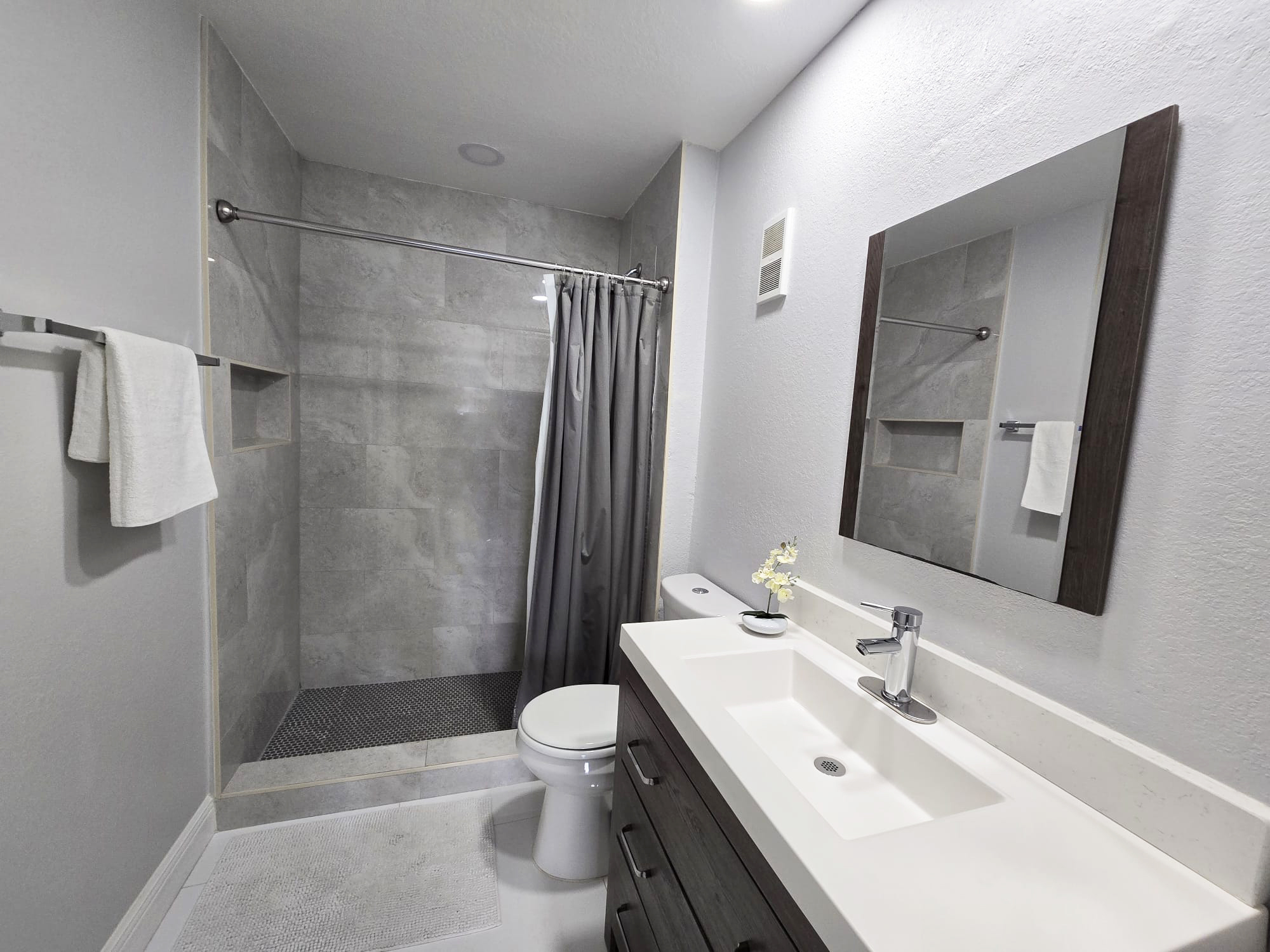 Bathroom - 7340 Westpointe Blvd