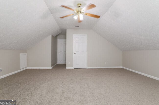 Building Photo - 6578 Carriage Ln
