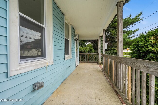 Building Photo - 236 Seaview Ave