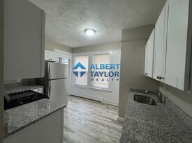 Building Photo - 6 Bowdoin Park