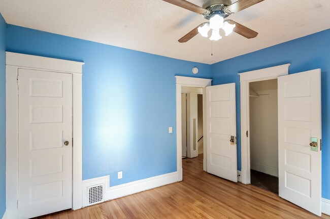 Building Photo - 259 Valley Ave NW