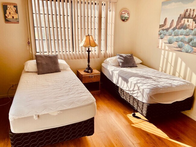 Building Photo - Coming Soon: Spacious, Fully Furnished 2 Bed, 2 Bath Condo in the Lakes!