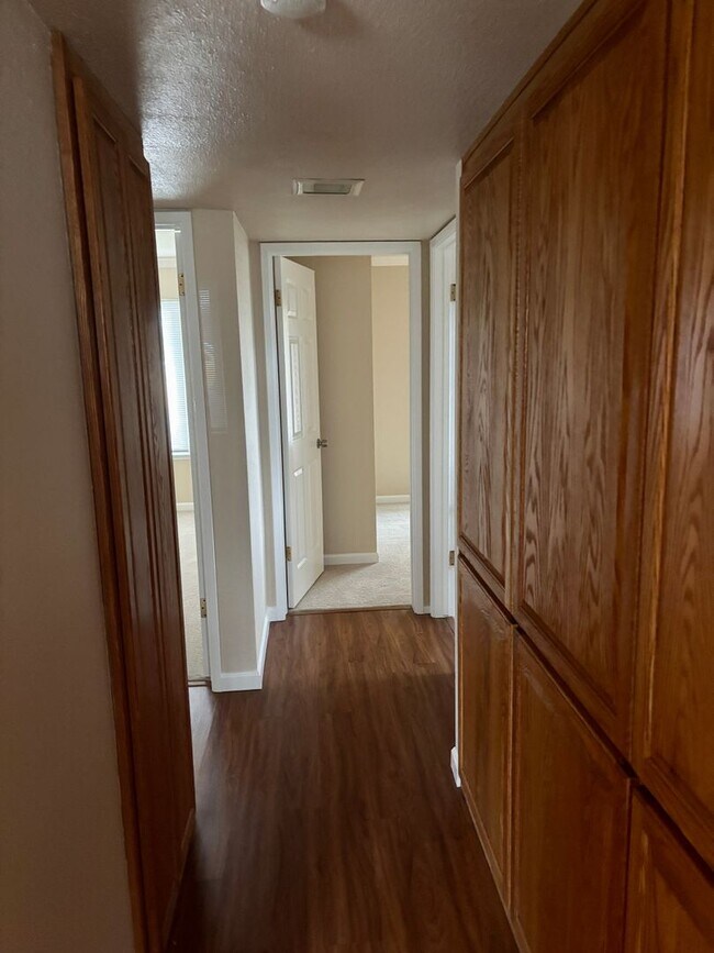Building Photo - 5958 Jeanine Dr