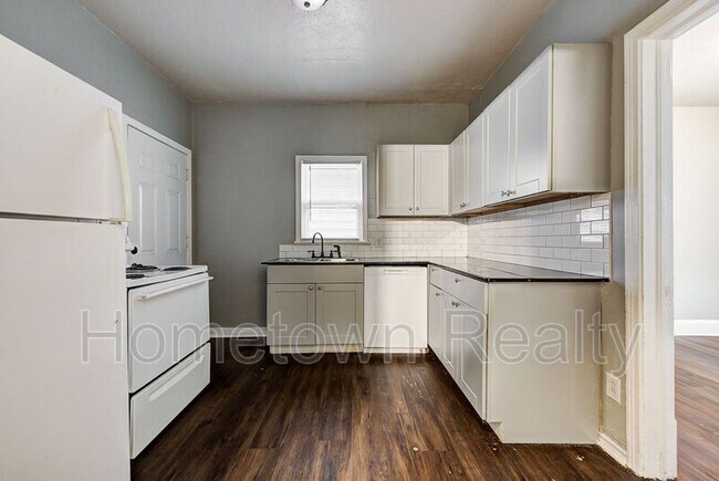 Building Photo - 506 E Harrison Ave