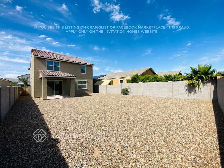 Building Photo - 40581 W Sunland Dr