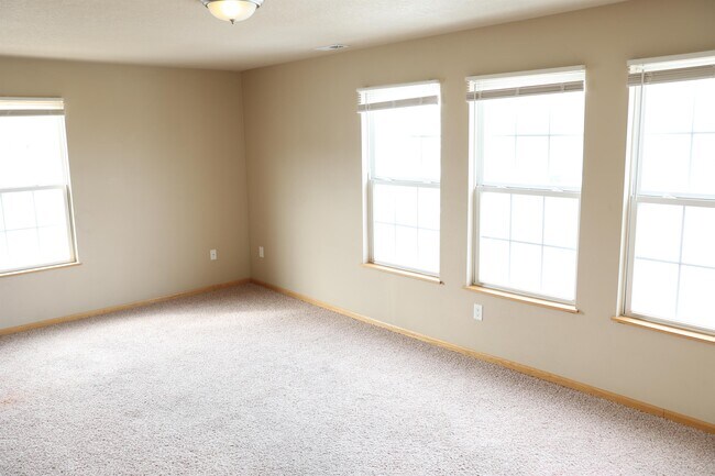 Building Photo - 3161 SW Arlan Ln