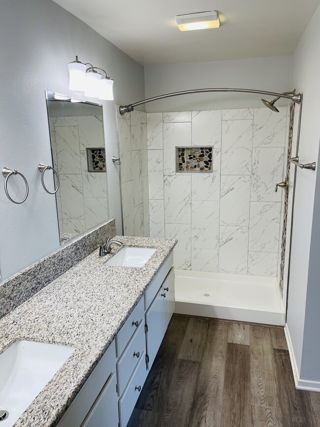 Building Photo - Codorniz Way