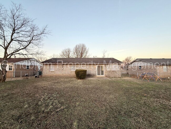 Building Photo - For Lease | Pratville | Available Now!