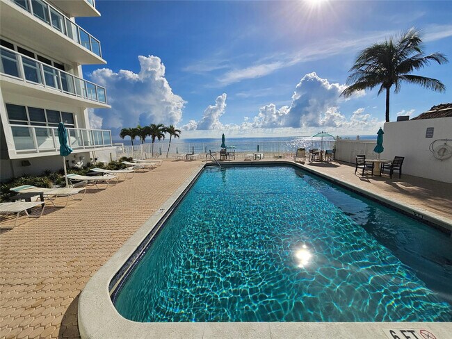 Building Photo - 3750 Galt Ocean Dr