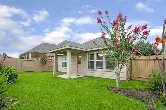 Building Photo - 11403 E Lake Gables Dr