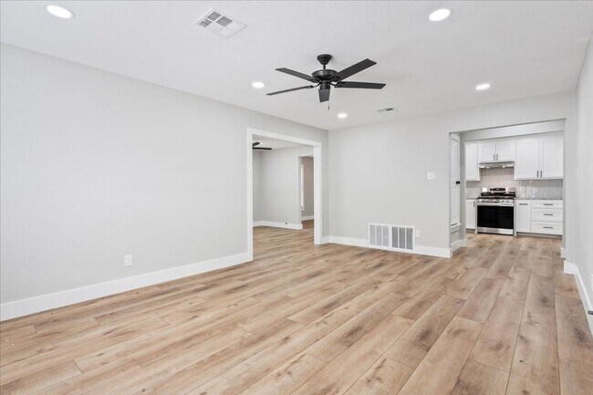 Building Photo - Single-Family Home For Lease on Braemar Drive