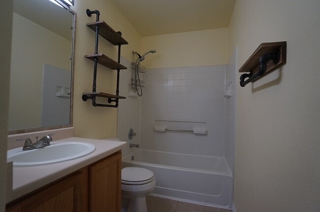 Building Photo - 752 Mockingbird Ln