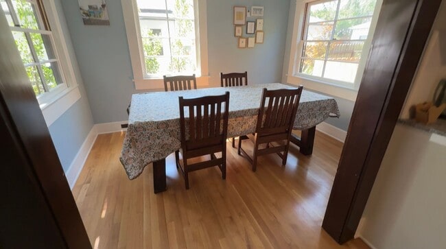 Building Photo - Furnished Craftsman Home - Pool, Entertain...