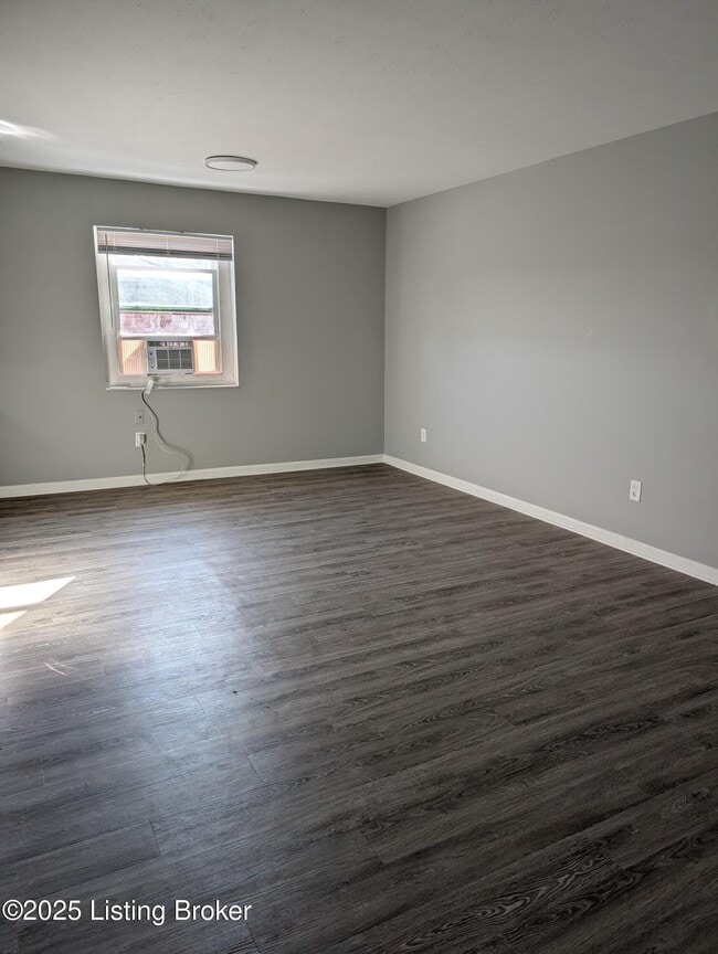 Building Photo - 3224 Springfield Dr