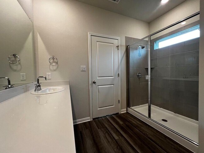 Building Photo - 1509 Deering Run