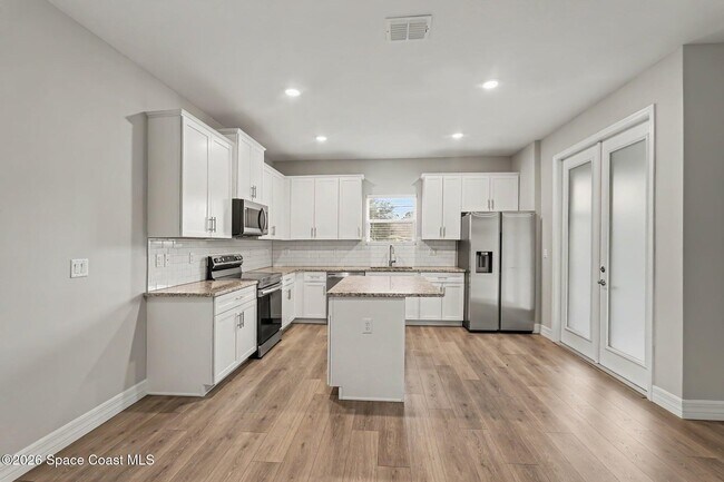 Building Photo - 2241 San Filippo Dr SE