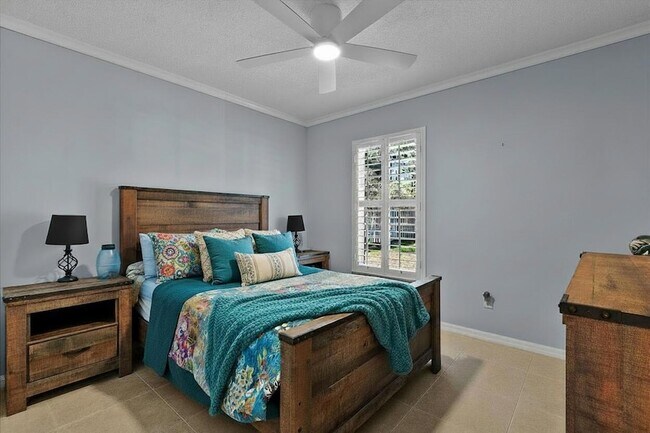 Building Photo - 1960 SE Bowie St