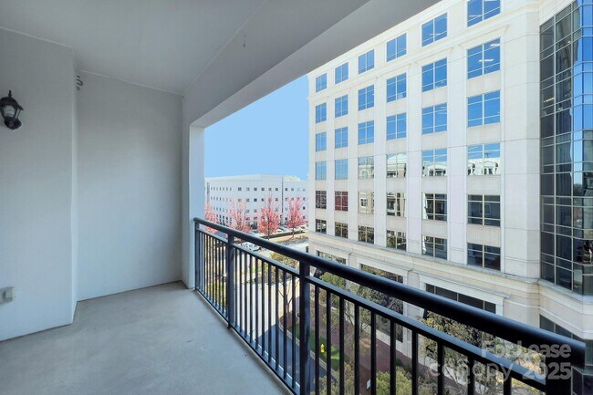 Building Photo - 4625 Piedmont Row Dr