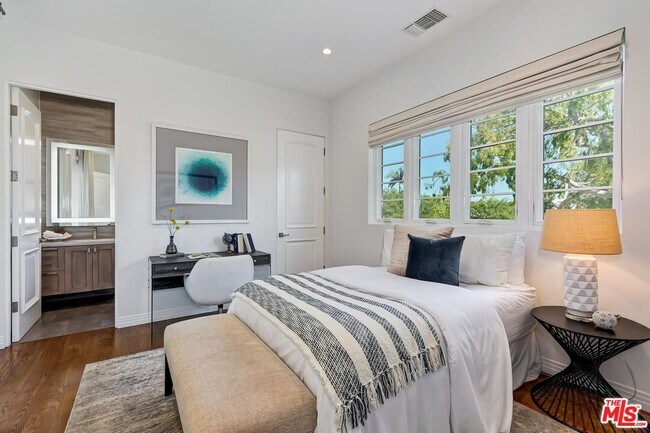 Building Photo - 9767 Monte Mar Dr