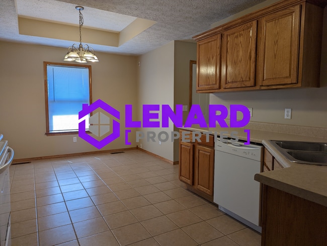 Building Photo - Spacious 3 Bedroom Home!