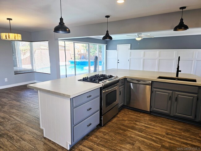 Building Photo - 7930 Cinnabar Dr