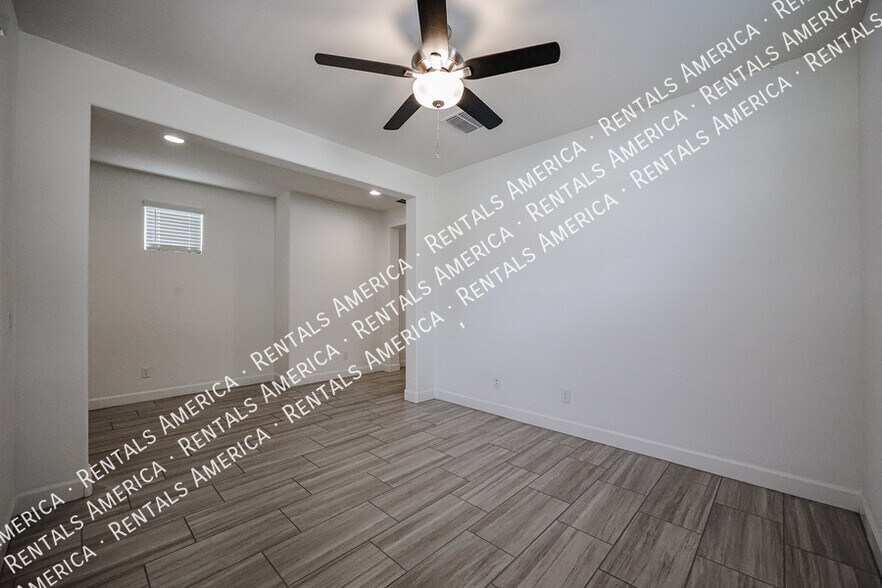 Building Photo - 2732 S Merit