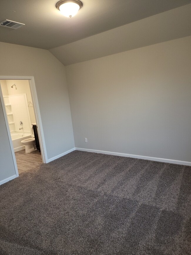 Building Photo - 48464 Fox Hollow Blvd