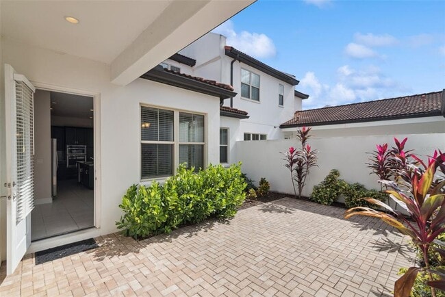 Building Photo - 8884 Bismarck Palm Dr