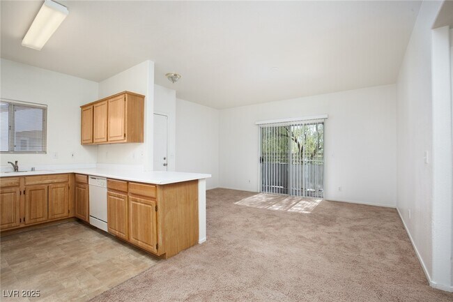 Building Photo - 5655 E Sahara Ave