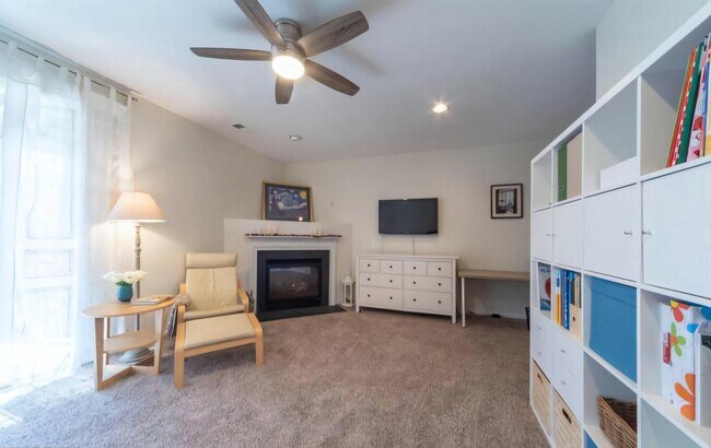 Building Photo - 6931 Rolling Creek Way