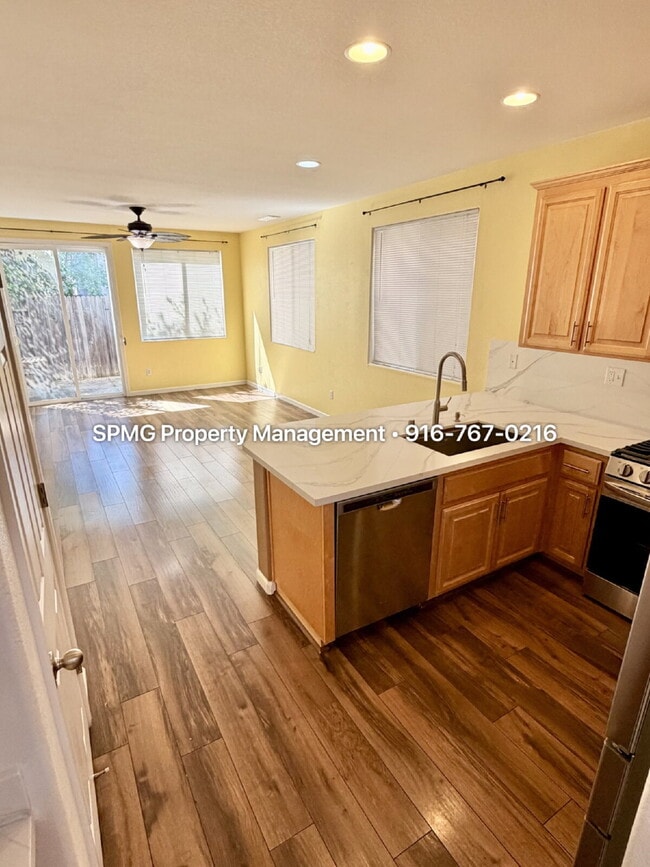 Building Photo - Beautifully Maintained 3 Bed / 2.5 Bath Home in South Natomas — New Appliances & Community Amenit...