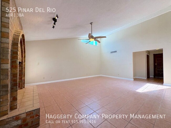 Building Photo - West El Paso 4 bed/3 bath refrig A/C Home!