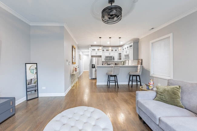 Building Photo - 4634 S Langley Ave