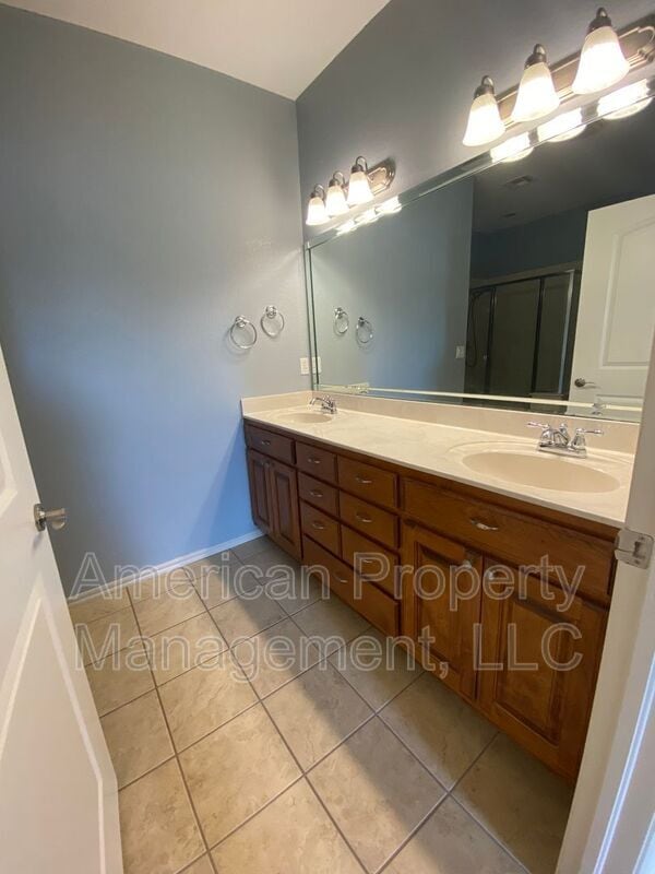 Building Photo - 10343 N 139th E Ave