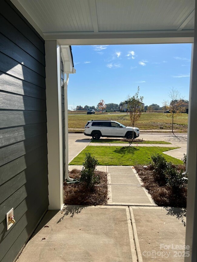 Building Photo - 2841 Yeager Dr NW
