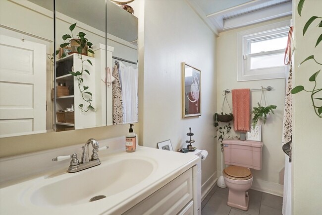 Building Photo - 1419 Kipling St