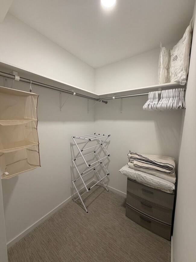 Building Photo - Ready to Move in Brand New Condo! Fully Furnished! 2 Bed/2 Bath/1 Parking at The Park on Ke‘eaumoku!