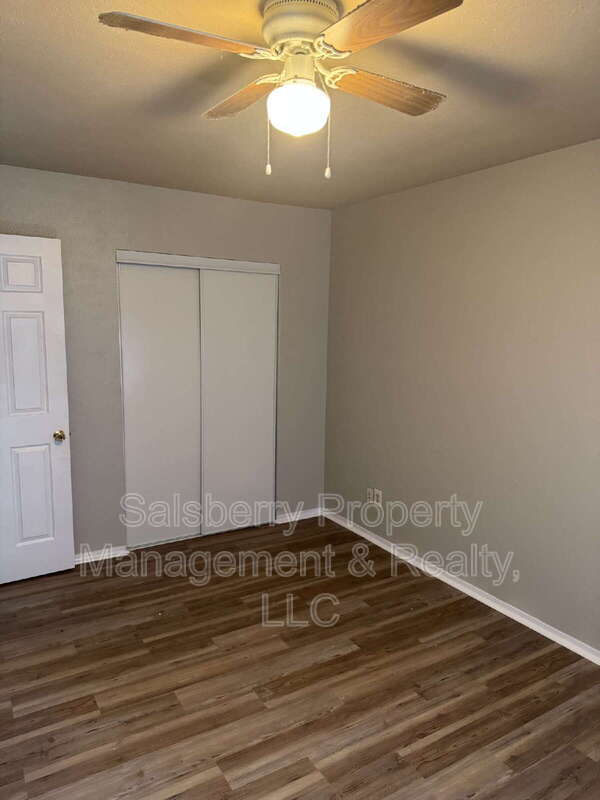 Building Photo - 4506 Nervin St