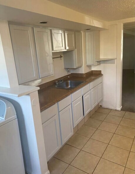 Building Photo - 1570 Newton St