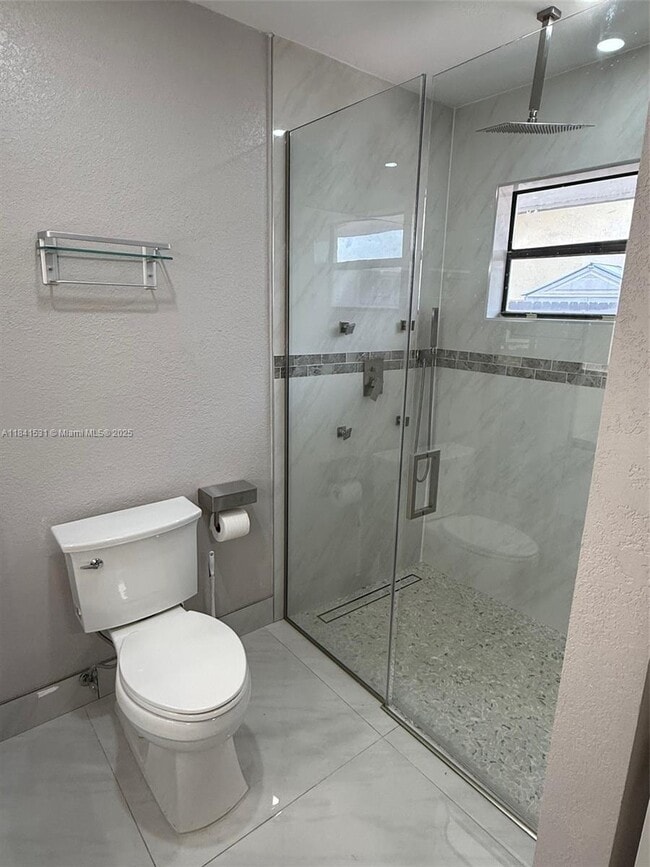 Building Photo - 611 SW 114th Ct