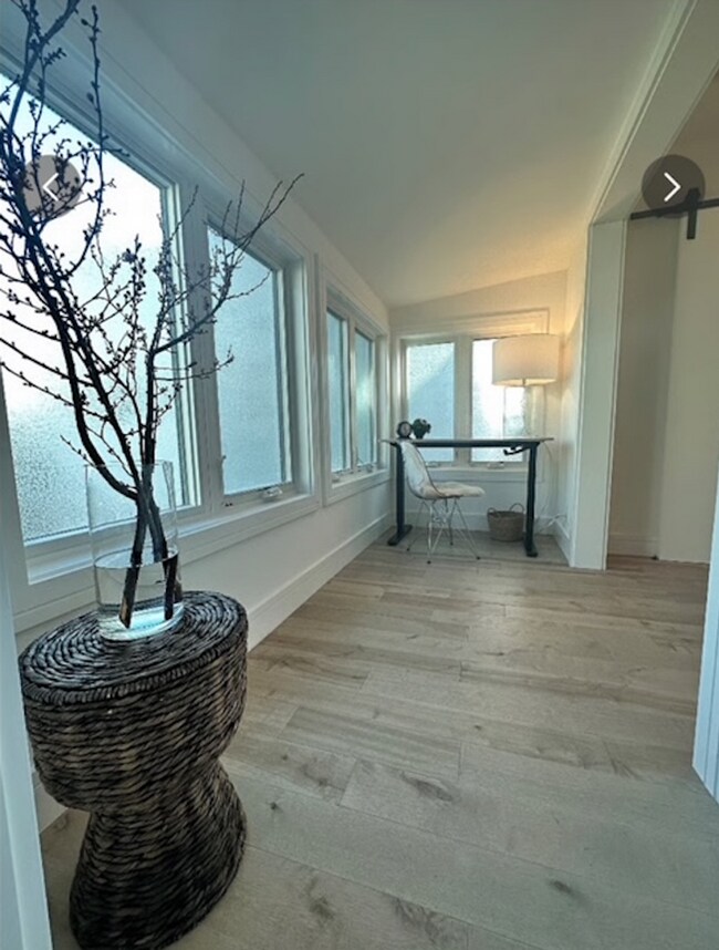 Building Photo - Bernal Heights: Fully Renovated Bi-Level F...
