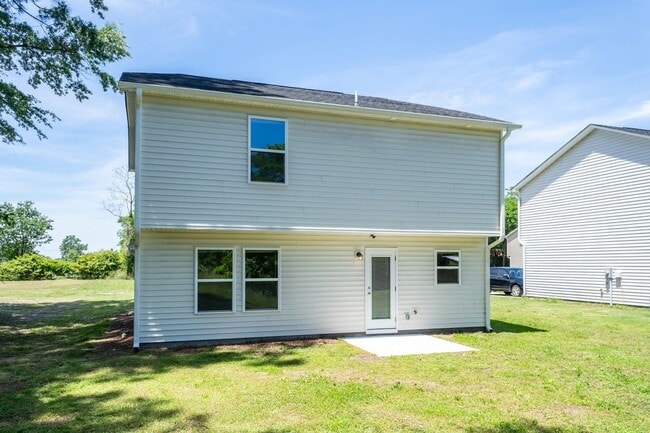 Building Photo - Modern Four Bedroom Home