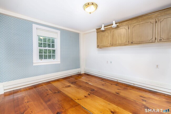 Building Photo - 73 Westledge Rd