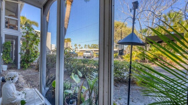 Building Photo - 2304 Ringling Blvd