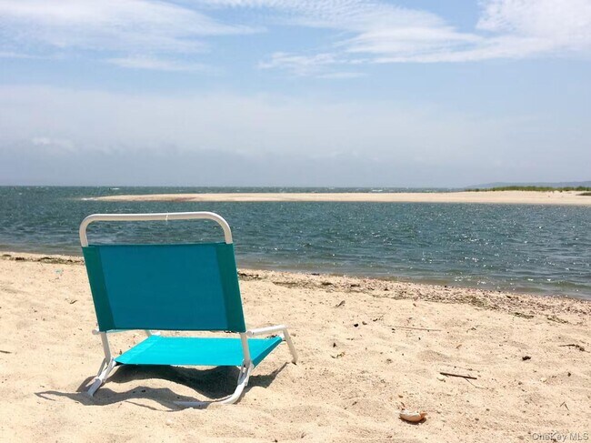 Building Photo - 5125 Main Bayview Rd