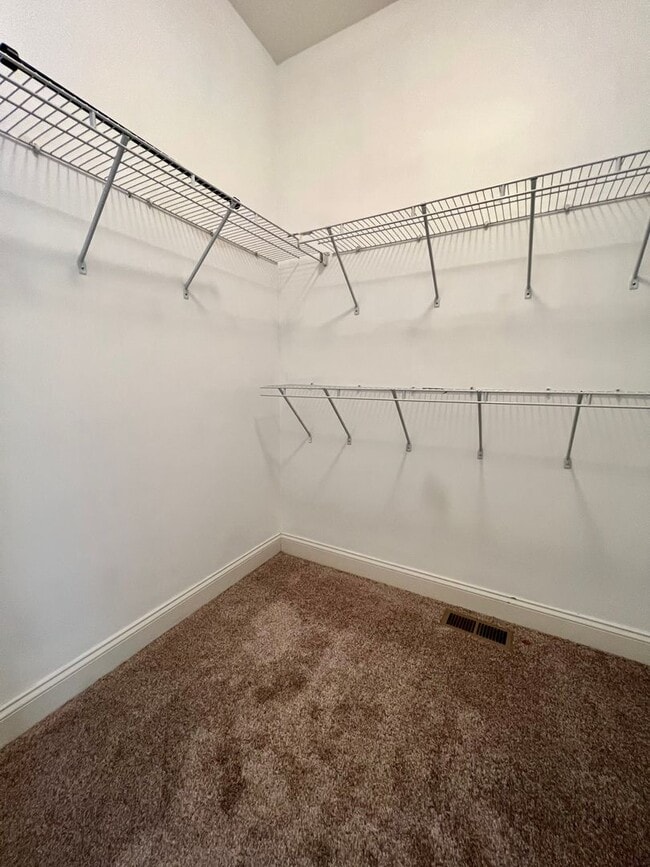 Building Photo - Luxurious 4-Bedroom Corner Townhome in Newtown Square! Available mid-April!